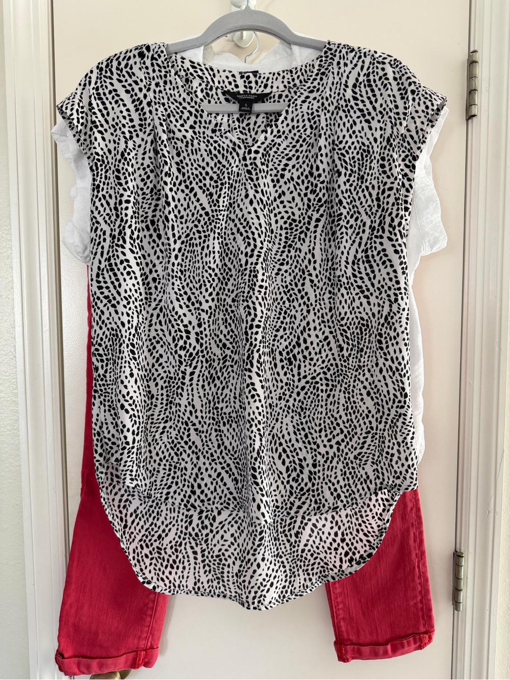 3 Piece Set Vera Wang & Gap Red, White & Black Size Small